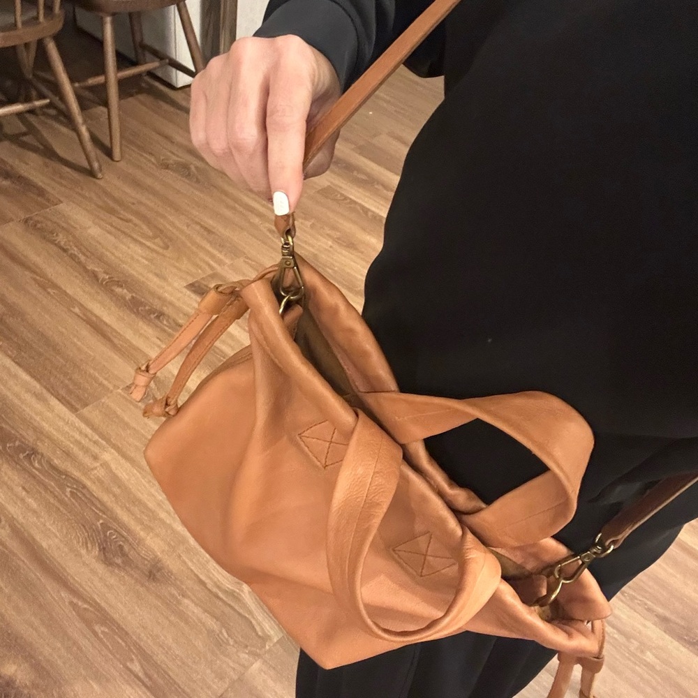 Camel Brown soft leather Madewell piazza crossbody bag purse 8x8